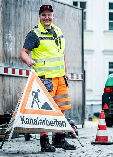 Kanalreinigung und Rohrreinigung Osterhofen - Verkehrssicherung