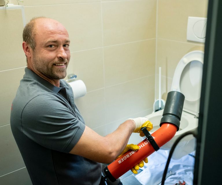 Kanalreinigung und Rohrreinigung Osterhofen - WC verstopft